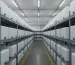 مخزن 1000 لیتری حفاظ‌دار IBC (Intermediate Bulk Container) یکی از پرکاربردترین انواع مخازن صنعتی برای نگهداری، جابه‌جایی و حمل انواع مایعات است. این مخزن از یک مخزن پلی‌اتیلنی مقاوم تشکیل شده که داخل یک قفس یا حفاظ فلزی گالوانیزه قرار گرفته و روی یک پالت فلزی، پلاستیکی یا چوبی نصب می‌شود